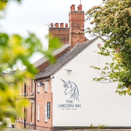 The Unicorn Inn Newton Solney Kültér fotó