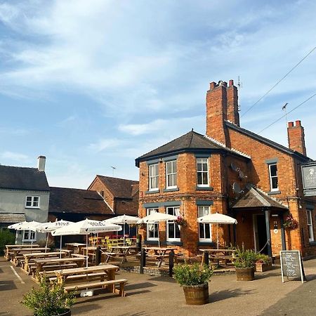 The Unicorn Inn Newton Solney Kültér fotó